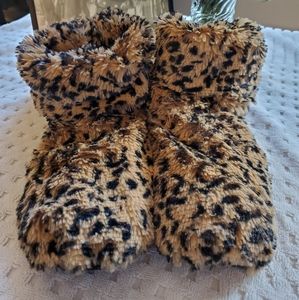 Leopard microwavable slippers